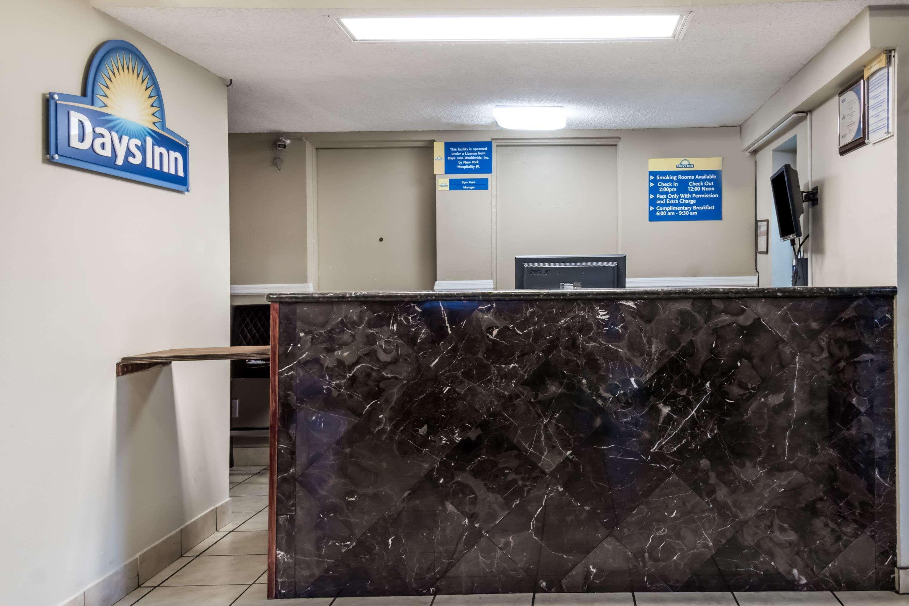 Days Inn South Austin Exterior photo